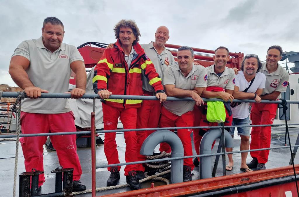 Due vigili del fuoco vanno in pensione, gli auguri dei colleghi